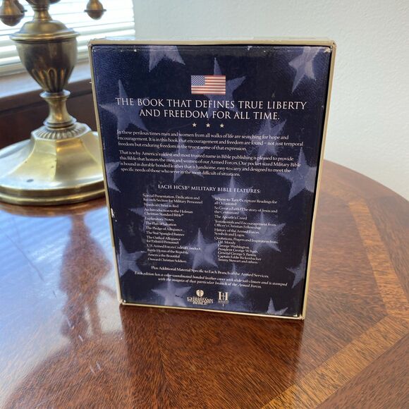 HCSB MARINE'S BIBLE By Holman Bible Staff With Slide Tab Closure (see Photos) - Picture 2 of 13